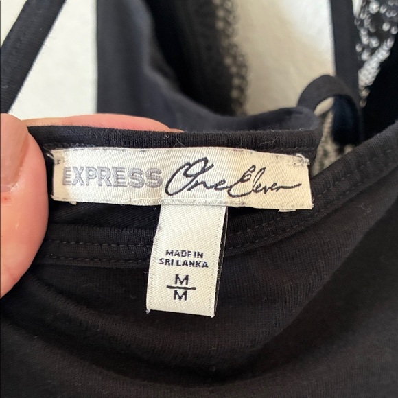 Express Black V-Neck Lace Bodysuit - Picture 2 of 3